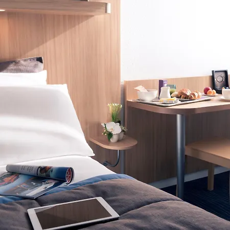 Mercure Vieux Port 4* לה רושל