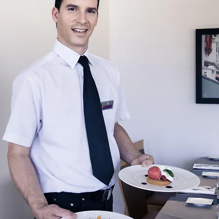 Mercure Vieux Port מלון 4*