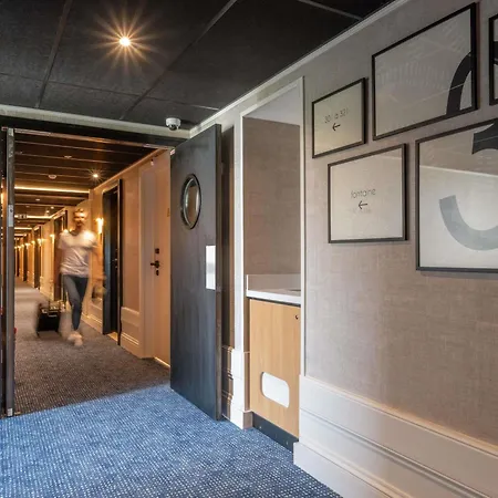 Mercure Vieux Port מלון 4*