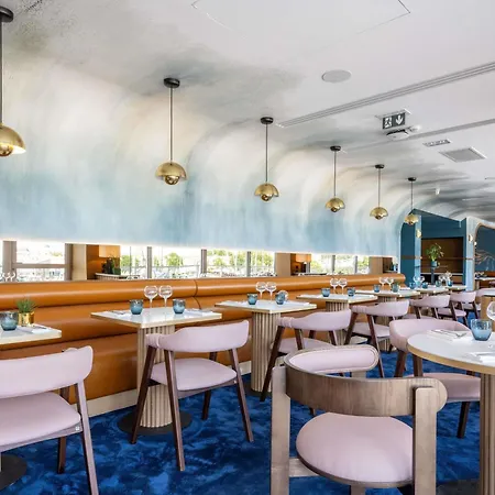 Mercure Vieux Port 4* לה רושל