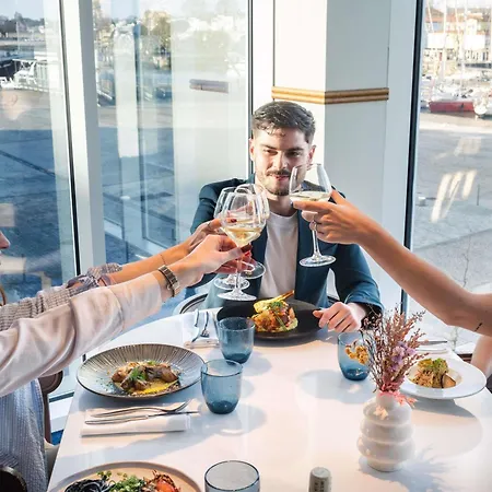 Mercure Vieux Port לה רושל