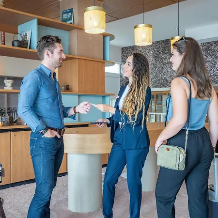 Mercure Vieux Port מלון