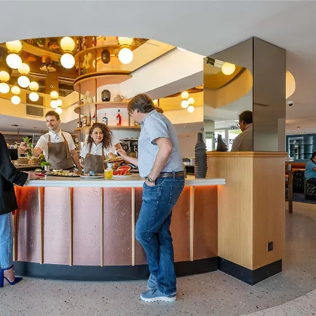 Hotel Mercure Vieux Port 4*