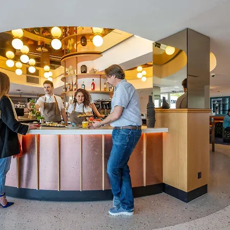 Mercure Vieux Port 4*