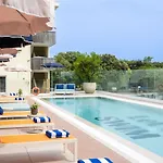 Hotel Mercure Vieux Port 4*