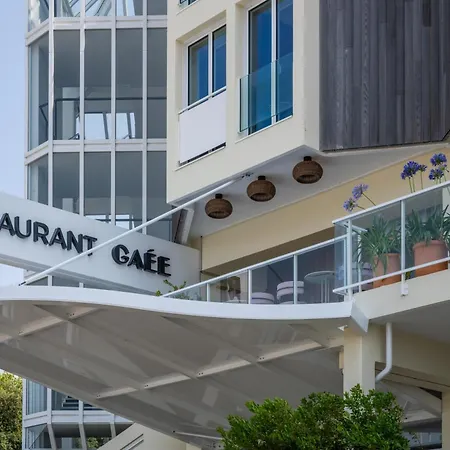 Hotel Mercure La Rochelle Vieux Port 4*