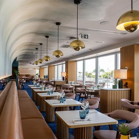Mercure La Rochelle Vieux Port Hotel 4*