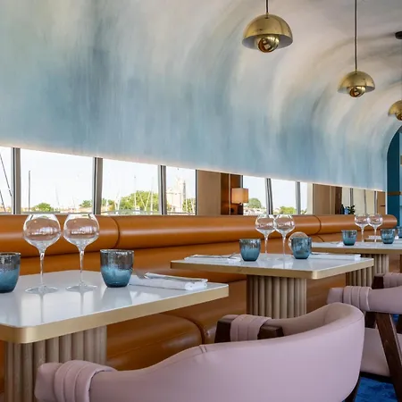 Hotel Mercure La Rochelle Vieux Port 4*