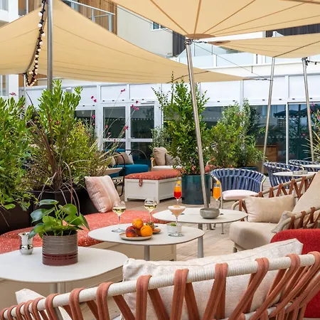 Mercure La Rochelle Vieux Port Hotel 4*