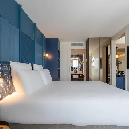 Hotel Mercure La Rochelle Vieux Port 4*