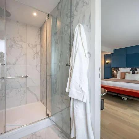 Mercure La Rochelle Vieux Port Hotel 4*