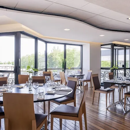 Mercure Vieux Port فندق لا روشيل