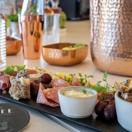 فندق Mercure Vieux Port