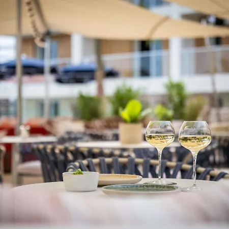 فندق Mercure Vieux Port