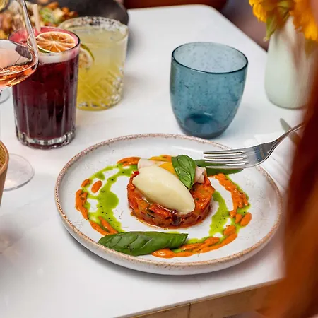 فندق Mercure Vieux Port