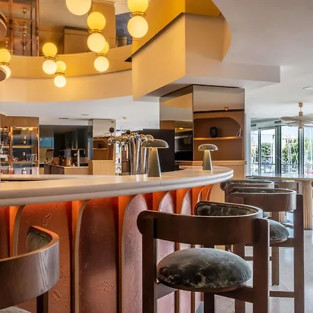 Mercure Vieux Port Hotel 4*