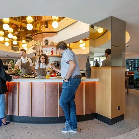 Hotel Mercure Vieux Port 4*