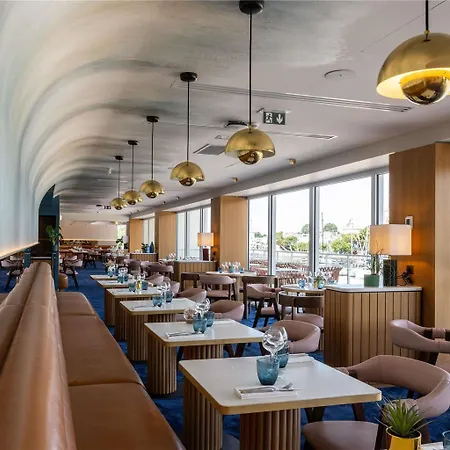 Mercure Vieux Port Hotel 4*