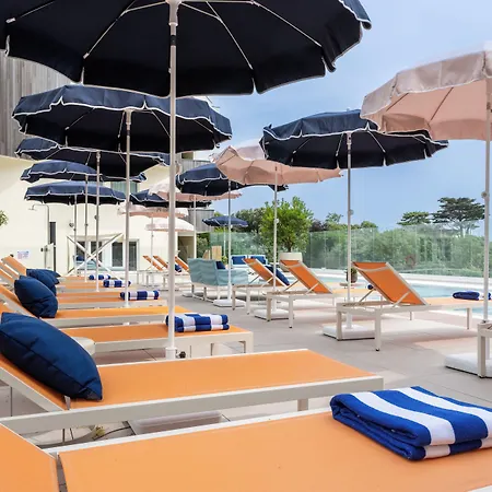 Mercure Vieux Port 4*