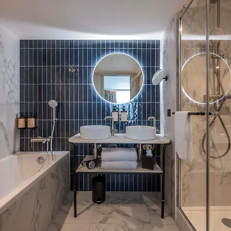 Mercure Vieux Port Отель 4*