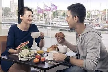 Mercure La Rochelle Vieux Port Szálloda 4*