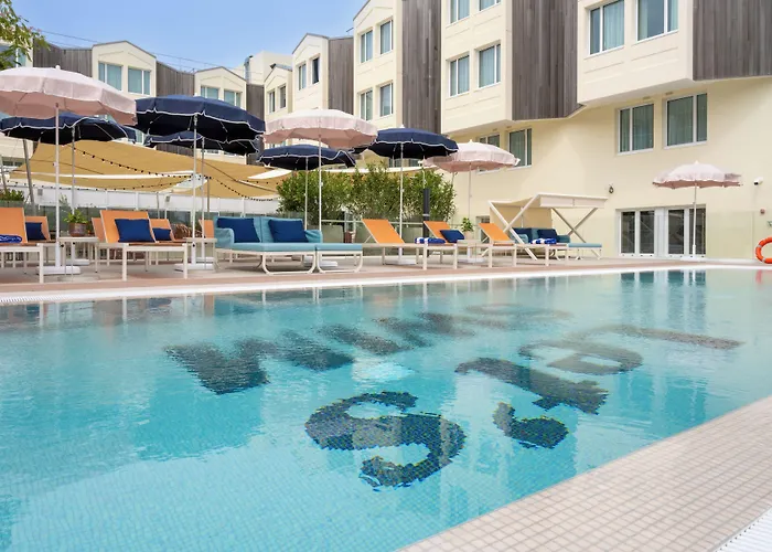 Mercure Vieux Port 4*