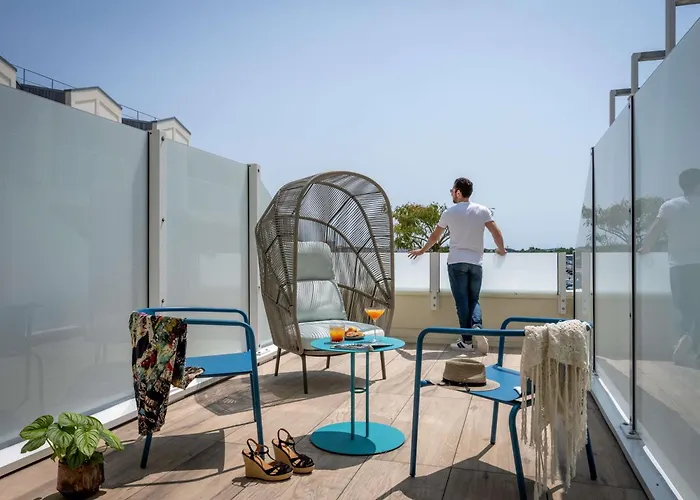 Mercure Vieux Port Sud Hotel 4*