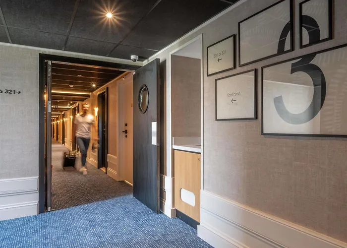 Mercure Vieux Port Sud Hotel 4*