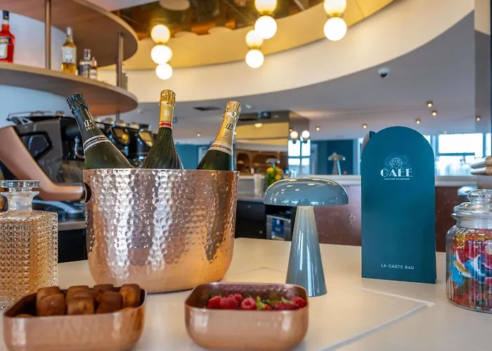 Hotel Mercure Vieux Port 4*